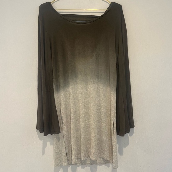 sandiva Tops - Sandiva Women’s Green Ombré Long Sleeve Top Size Medium